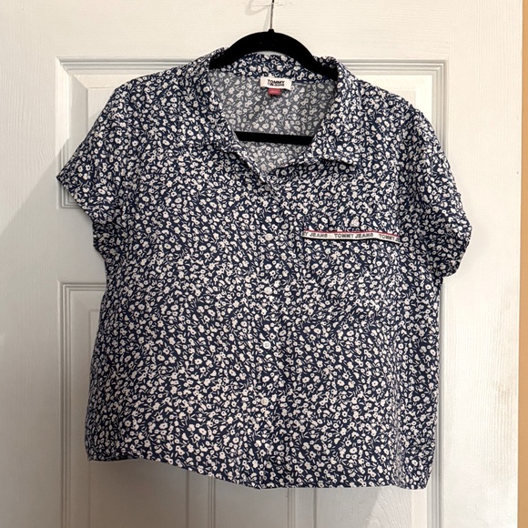 Tommy Hilfiger Tops - Tommy Jeans: Ladies  Navy and White Floral Short Sleeve Shirt size XL